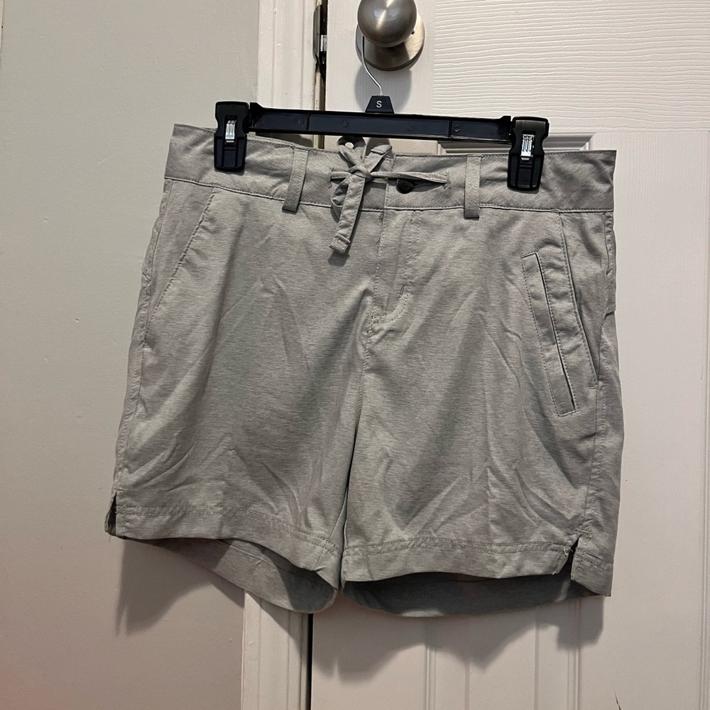 Magellan Outdoors Gray Women's Shorts